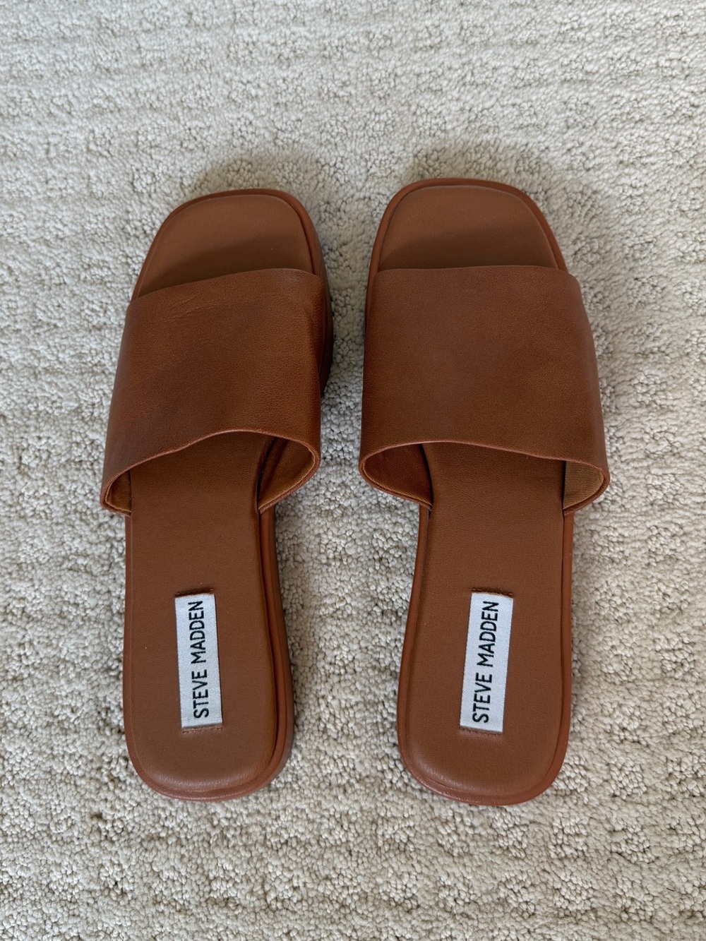 Steve Madden Cognac Wide-Band Slide Sandals, size 8 - Picture 2 of 7
